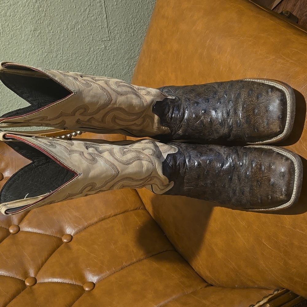 Men's Western Leather Boots in Brown and Tan